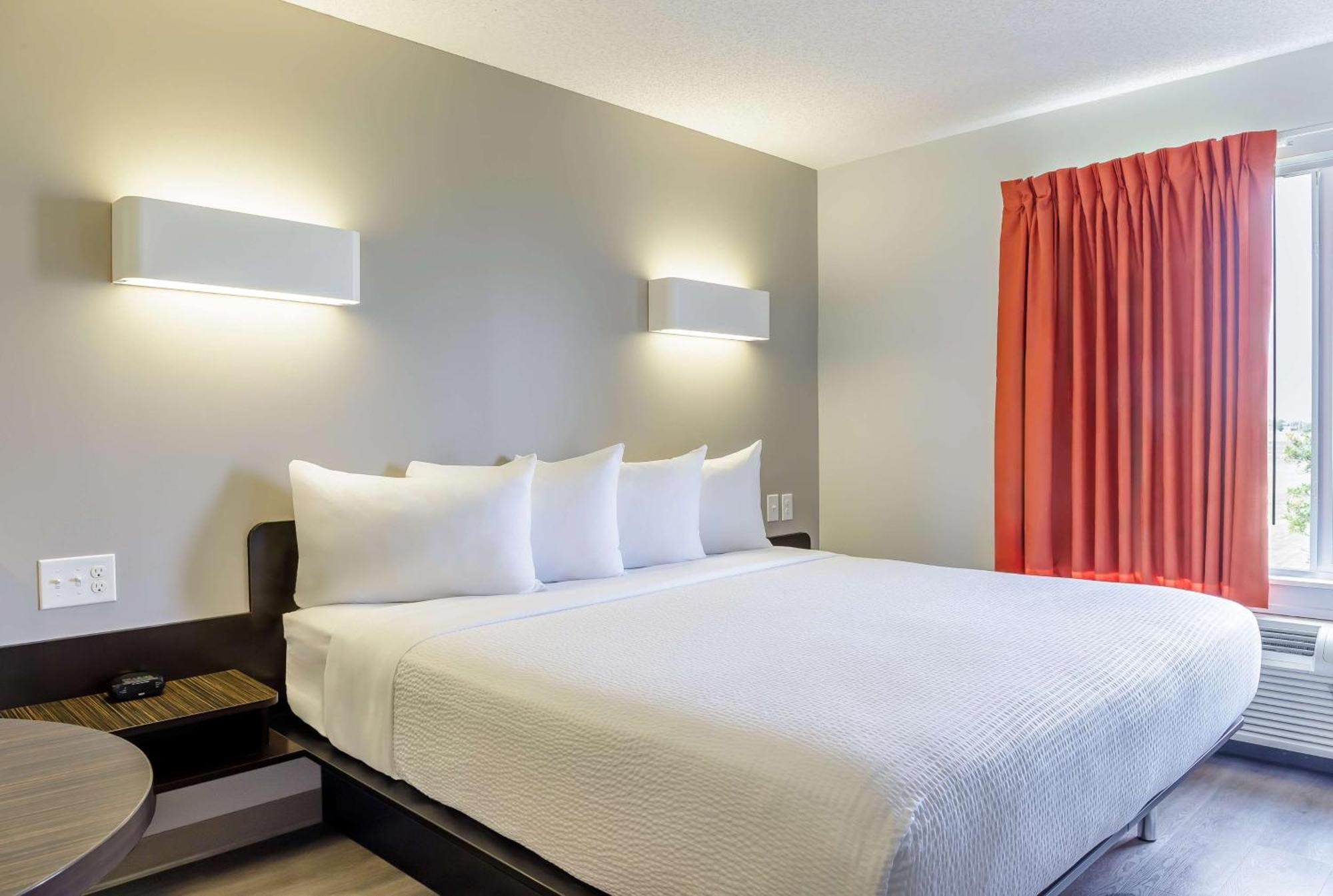 Hotel 6-headingley, Mb - Winnipeg West Headingley